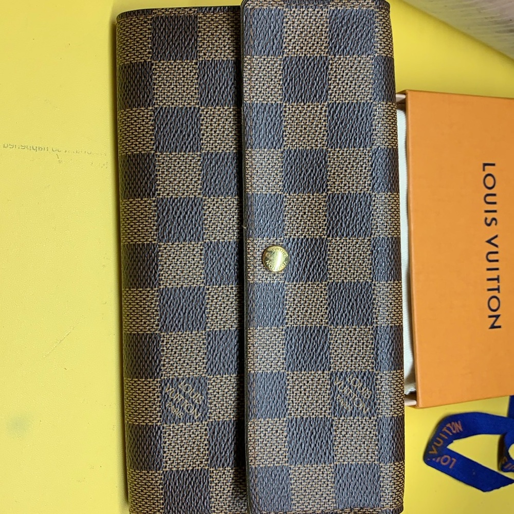 LV Damier Wallet